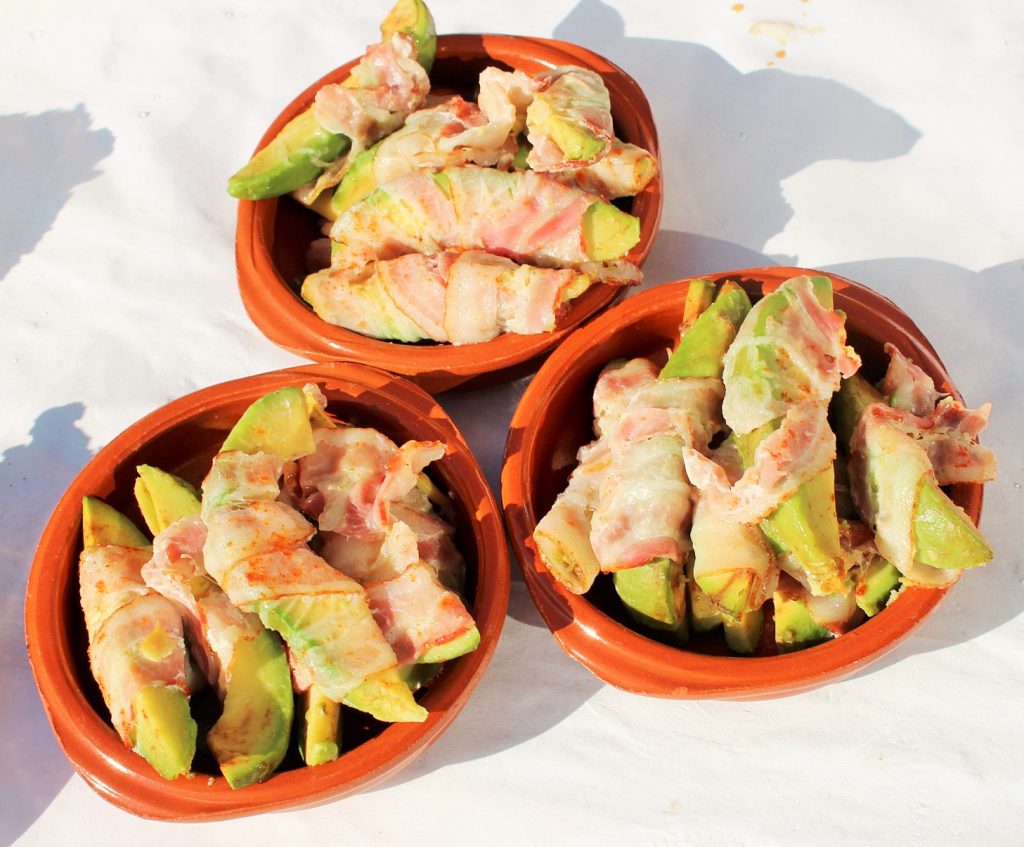 Mexicaanse verjaardagshapjes - Avocado uit de oven met knapperige spek omwikkeld - hapje - Mels Feestje