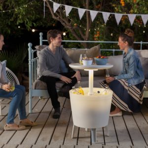 keter-illuminated-coolbar-koelbox - Vaderdag cadeau idee voor de wijn en bier liefhebber - super handige koeler ook voor tuinfeest - Mels Feestje en Feestdagen