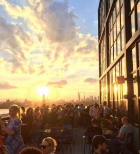 The Ides buiten - Brooklyn geweldig uitzicht en zonsondergang